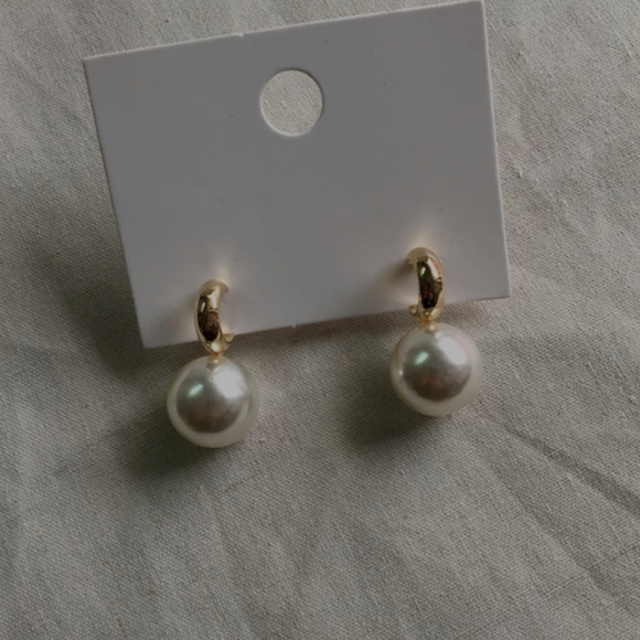 Pearl Earrings - Picture 2 of 5